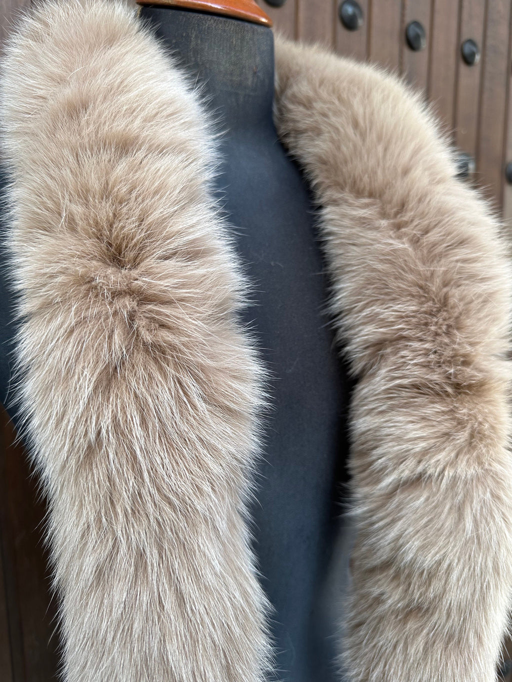 Luxury Beige Fox Fur Scarf: Warm Winter Fur Neck Wrap