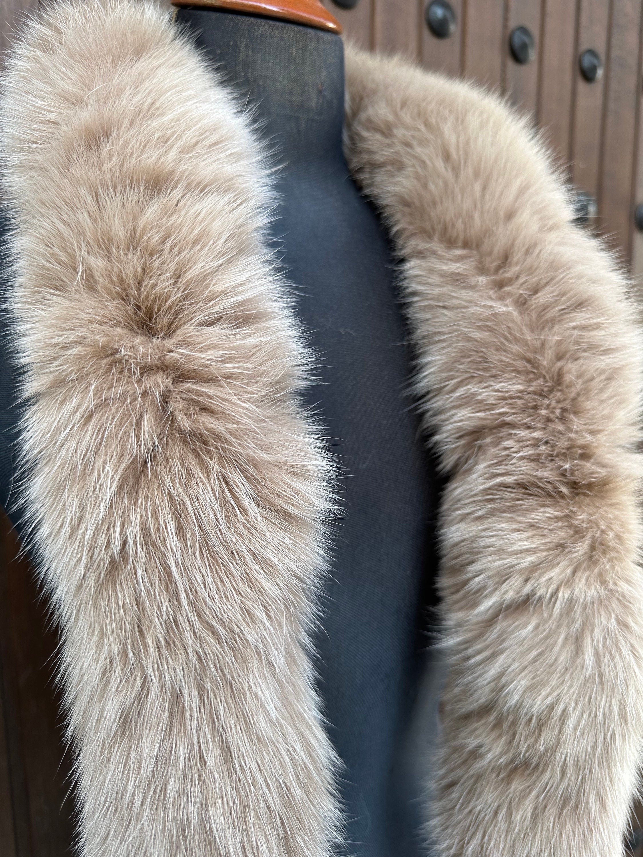 Luxury Beige Fox Fur Scarf: Warm Winter Fur Neck Wrap