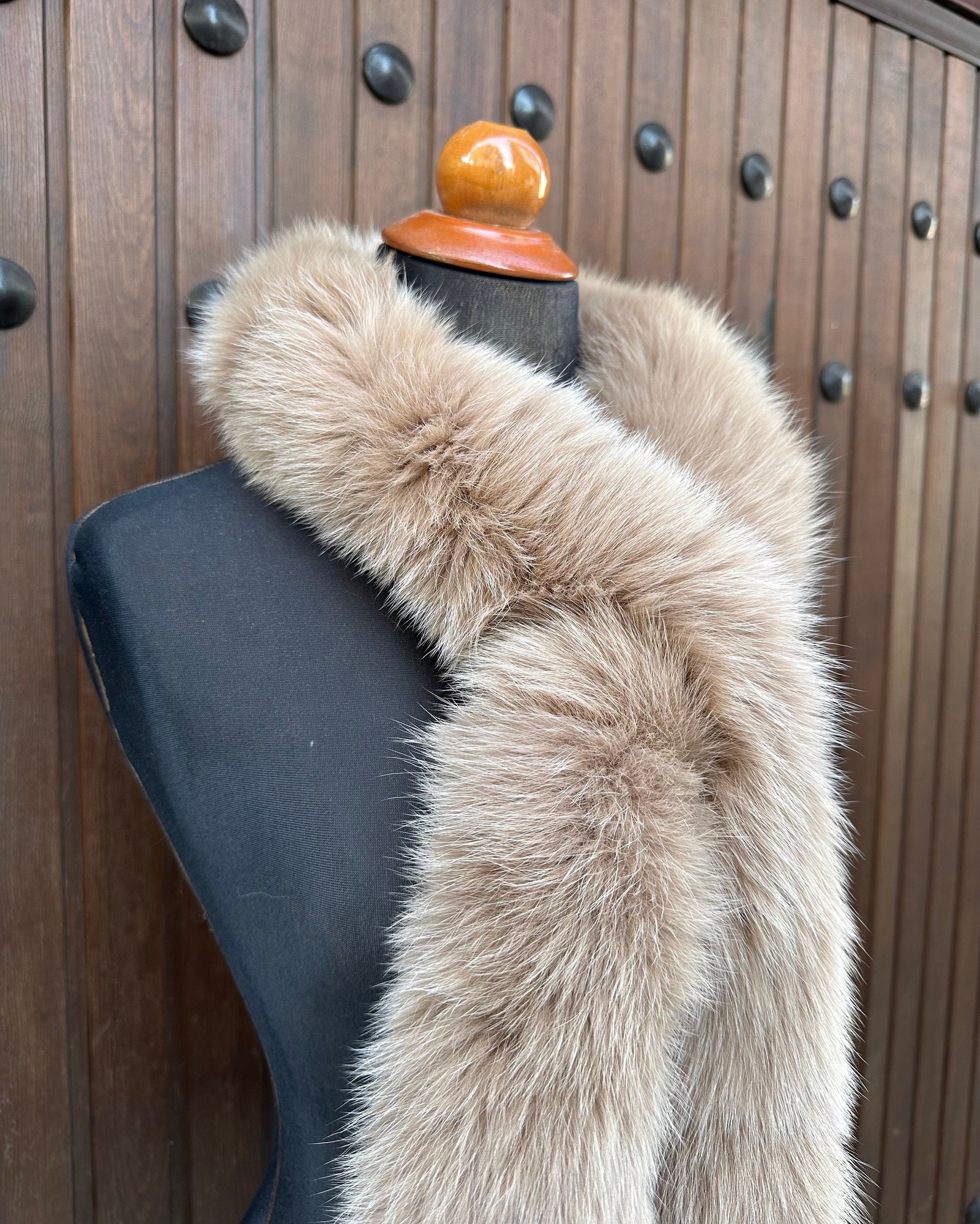 Luxury Beige Fox Fur Scarf: Warm Winter Fur Neck Wrap
