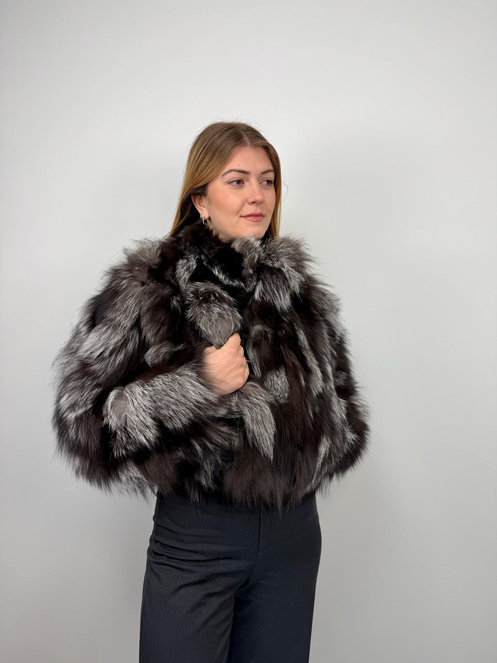 Genuine Silver Fox Fur Cropped Jacket: Luxury Fur Winter Coat