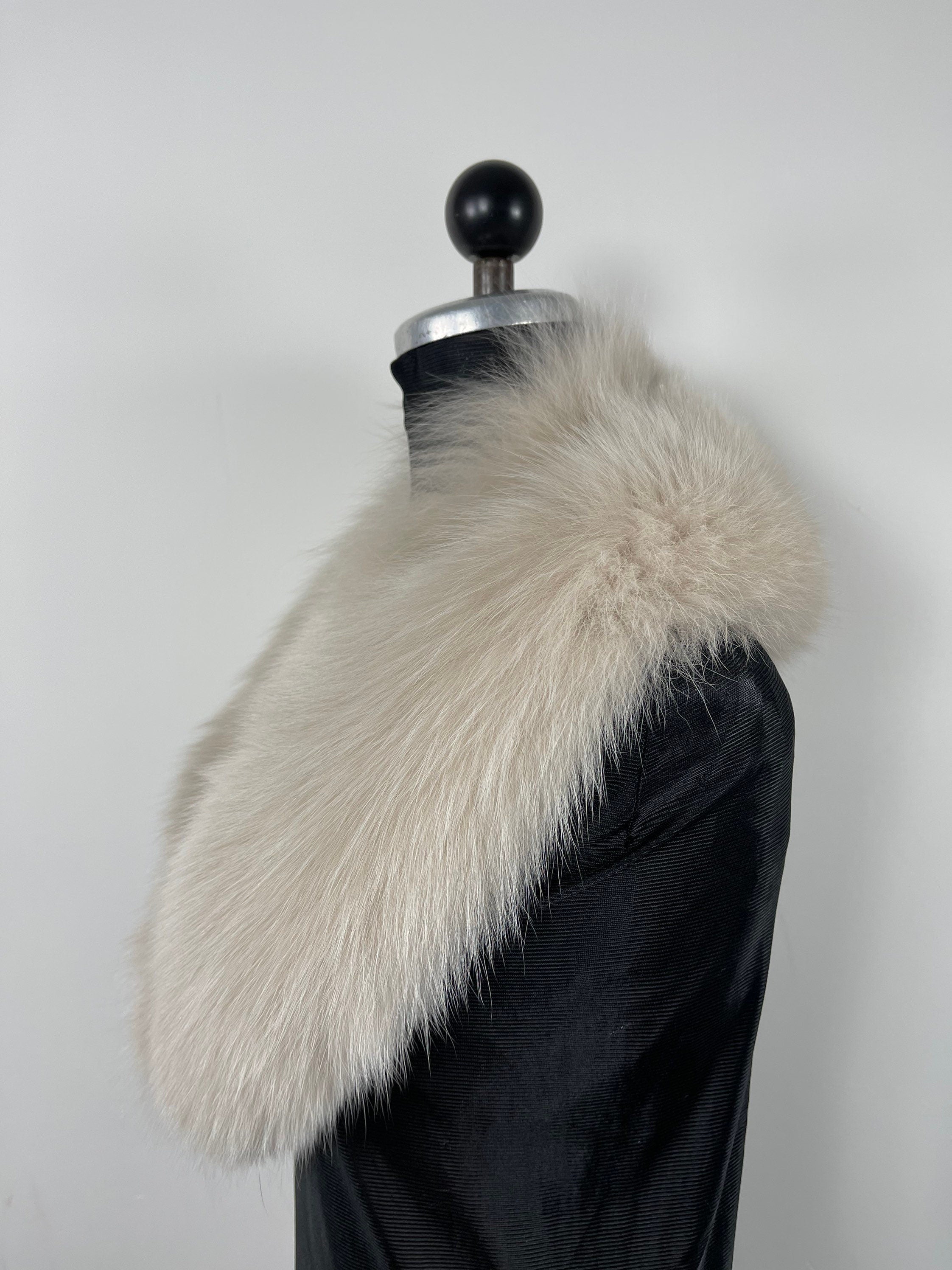 Luxury Beige Fox Fur Collar – Real Fur, Handmade in Greece, Elegant Neck Accessory