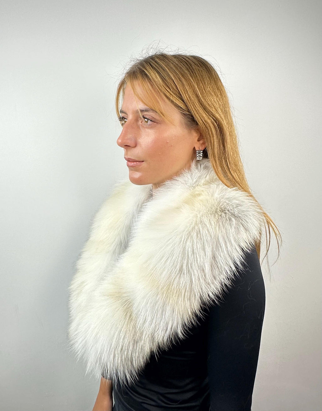 Handmade White Fox Fur Collar: Luxury Bridal Stole