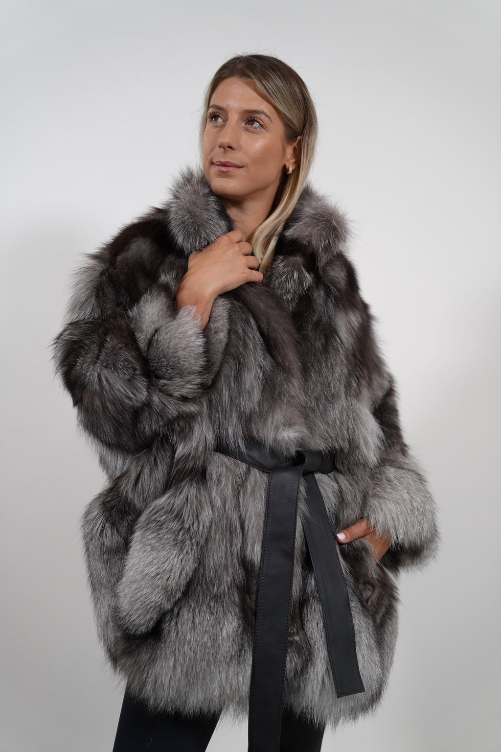 Luxury Silver Frost Fox Fur Cape: Real Fur Jacket Poncho with Belt