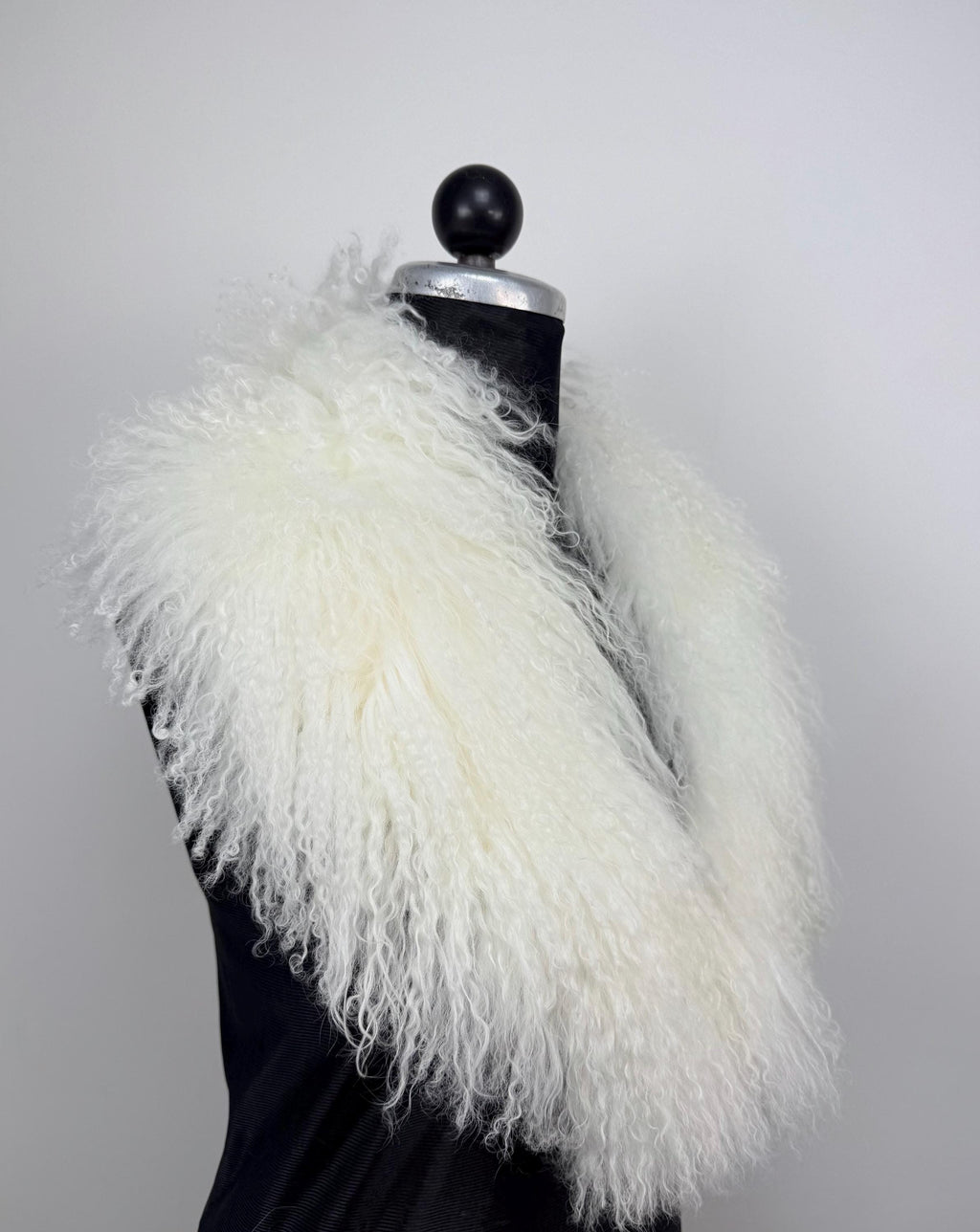 White Mongolian Sheepskin Fur Collar: Luxury Bridal Fur Stole
