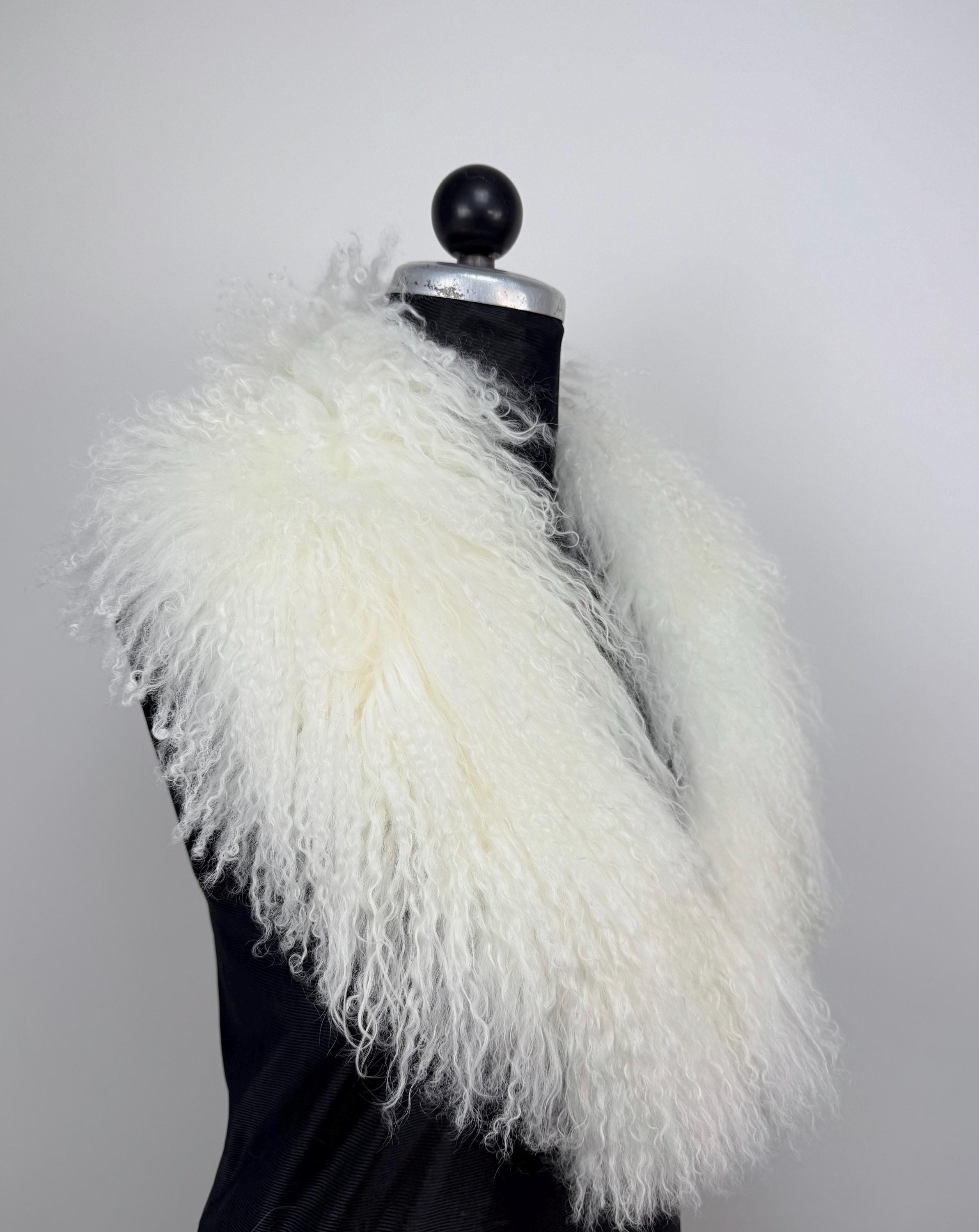 White Mongolian Sheepskin Fur Collar: Luxury Bridal Fur Stole