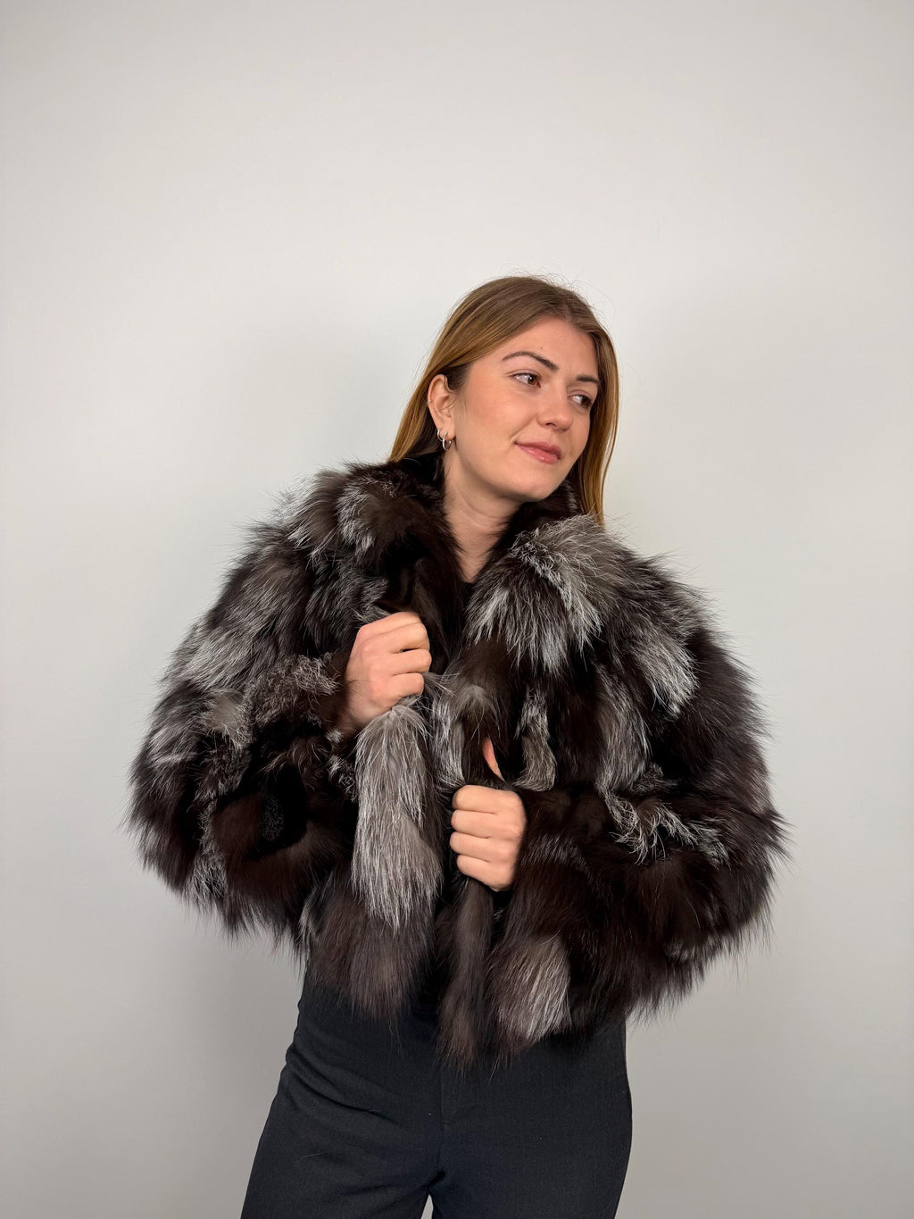 Genuine Silver Fox Fur Cropped Jacket: Luxury Fur Winter Coat