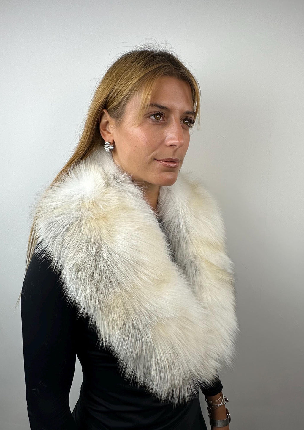 Handmade White Fox Fur Collar: Luxury Bridal Stole