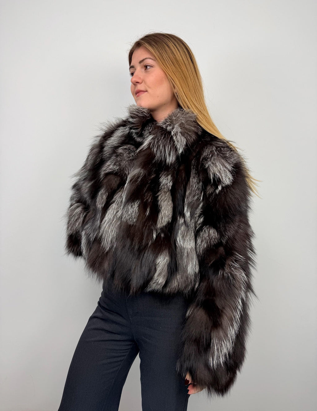 Genuine Silver Fox Fur Cropped Jacket: Luxury Fur Winter Coat