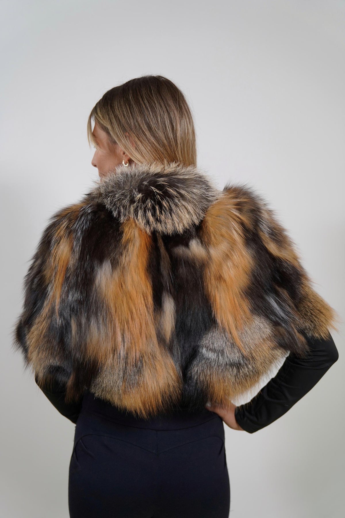 Luxury Cross Fox Fur Stole: Real Fur Shawl, Elegant Capelet