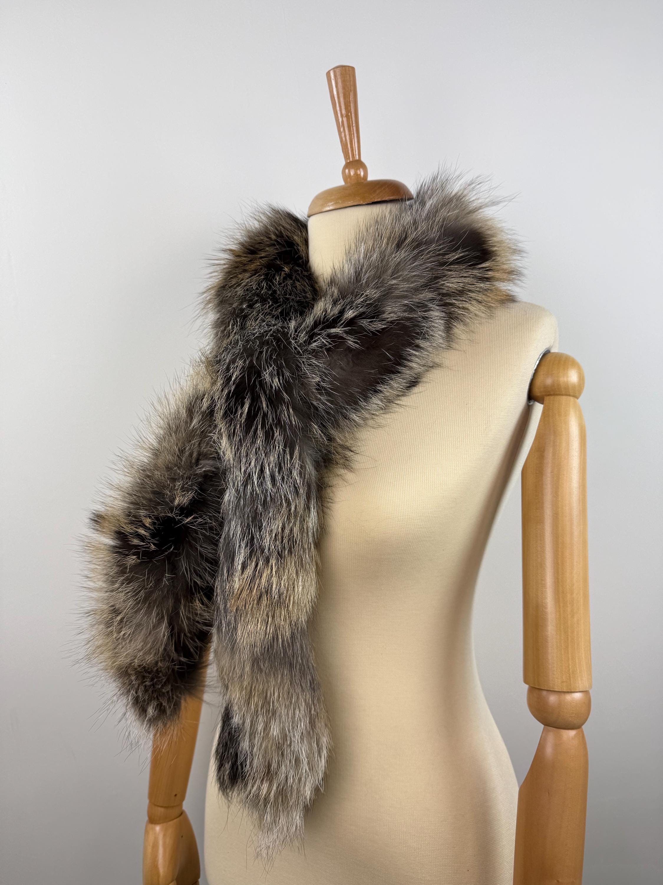 Cross Fox Fur Scarf: Luxury Winter Accessory
