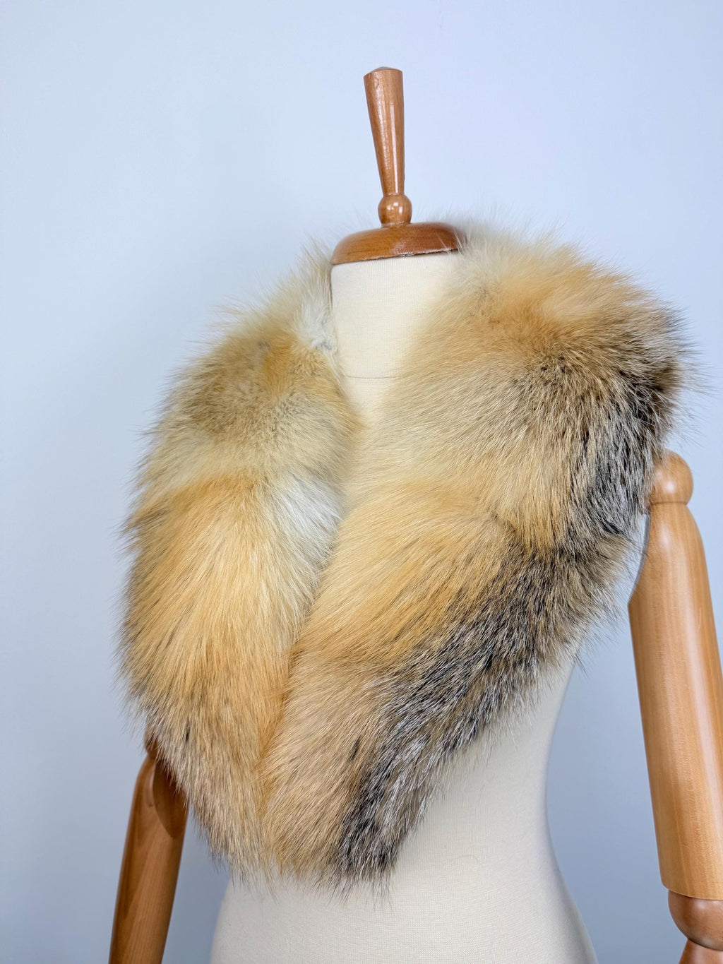 Golden Fox Fur Collar: Luxury Fur stole