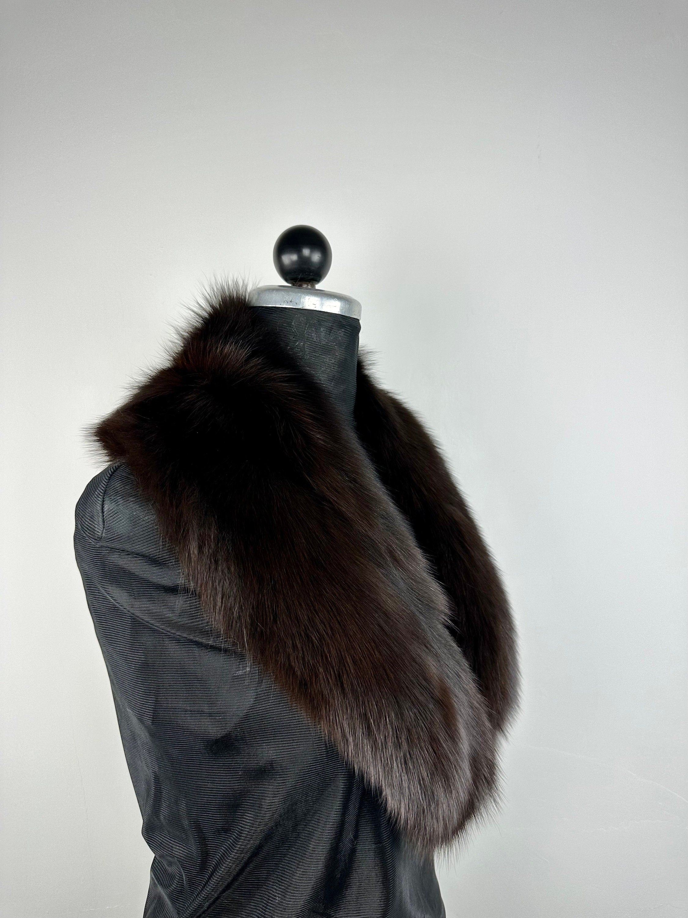 Stylish Dark Brown Fox Fur Collar: Luxury Fur Stole
