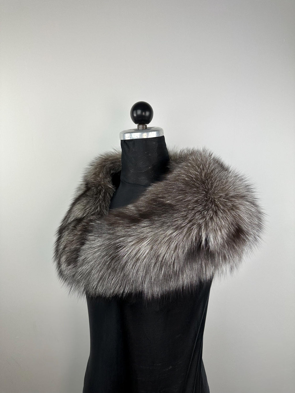 Genuine Frost Fox Fur Collar: Handmade Luxury Stole
