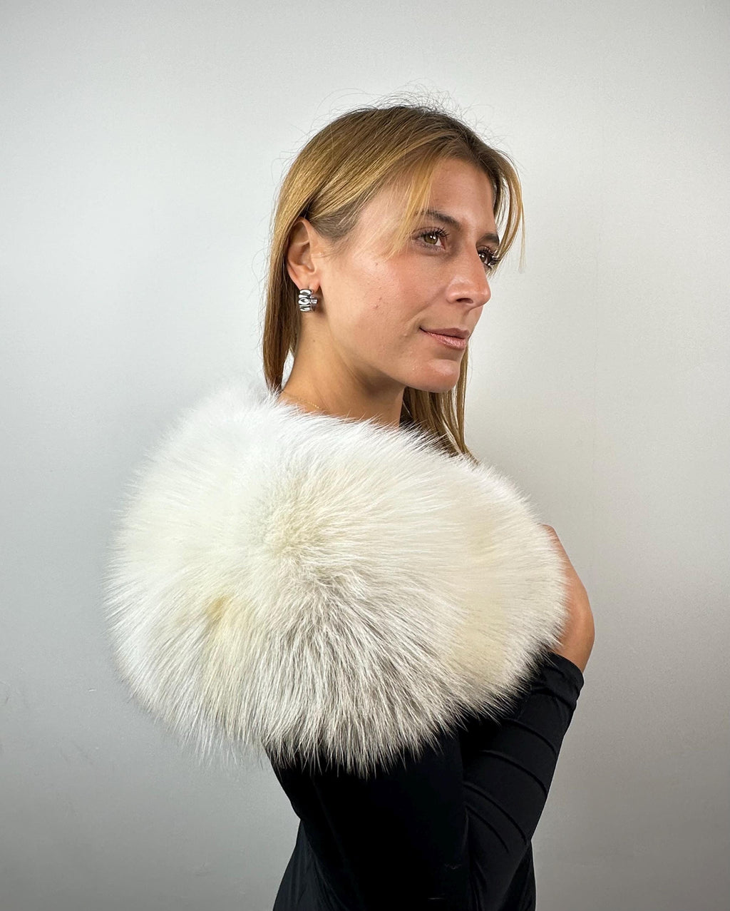 Handmade White Fox Fur Collar: Luxury Bridal Stole