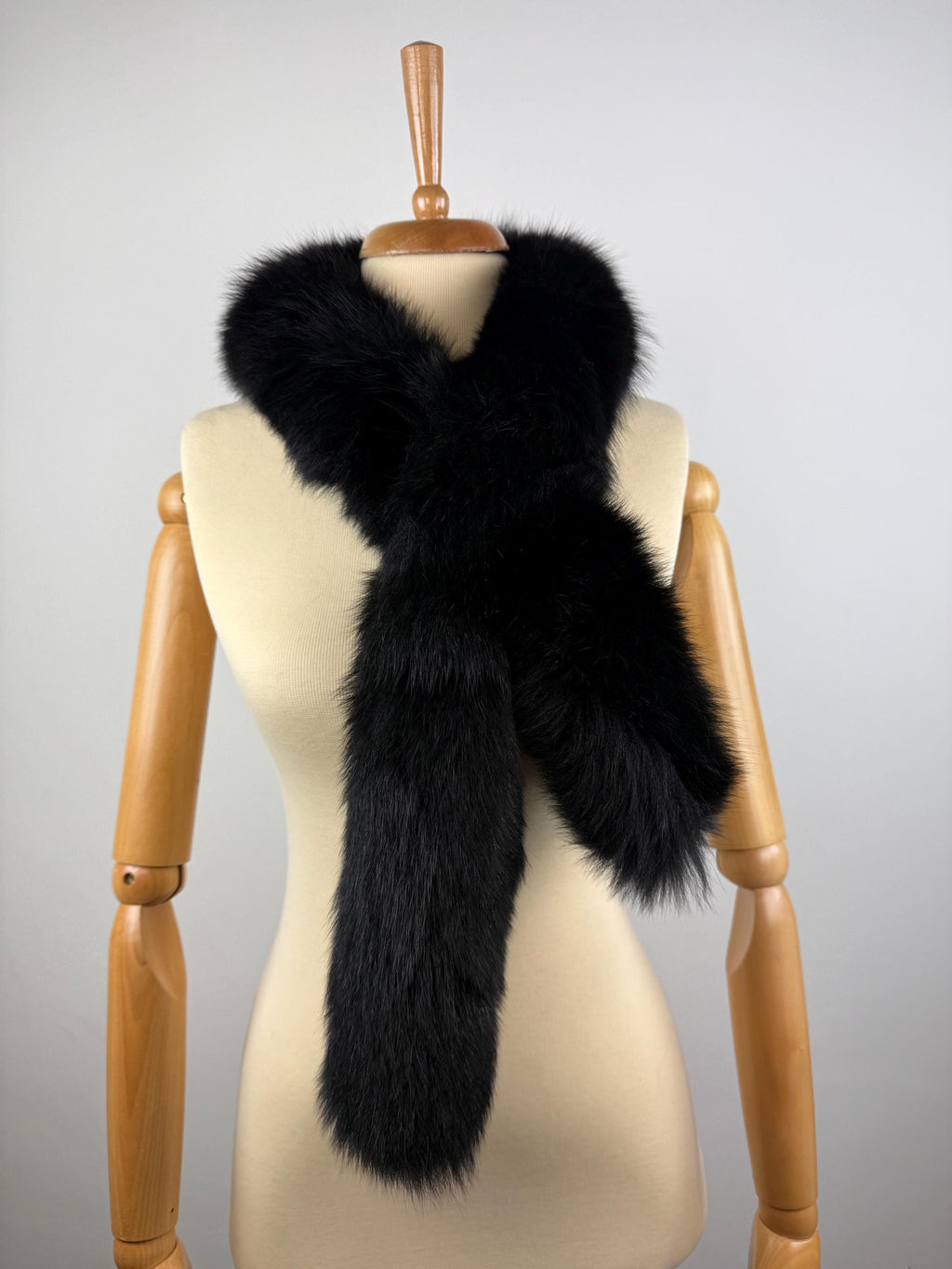 Stylish Black Fur Scarf: Genuine Fur Neck Wrap