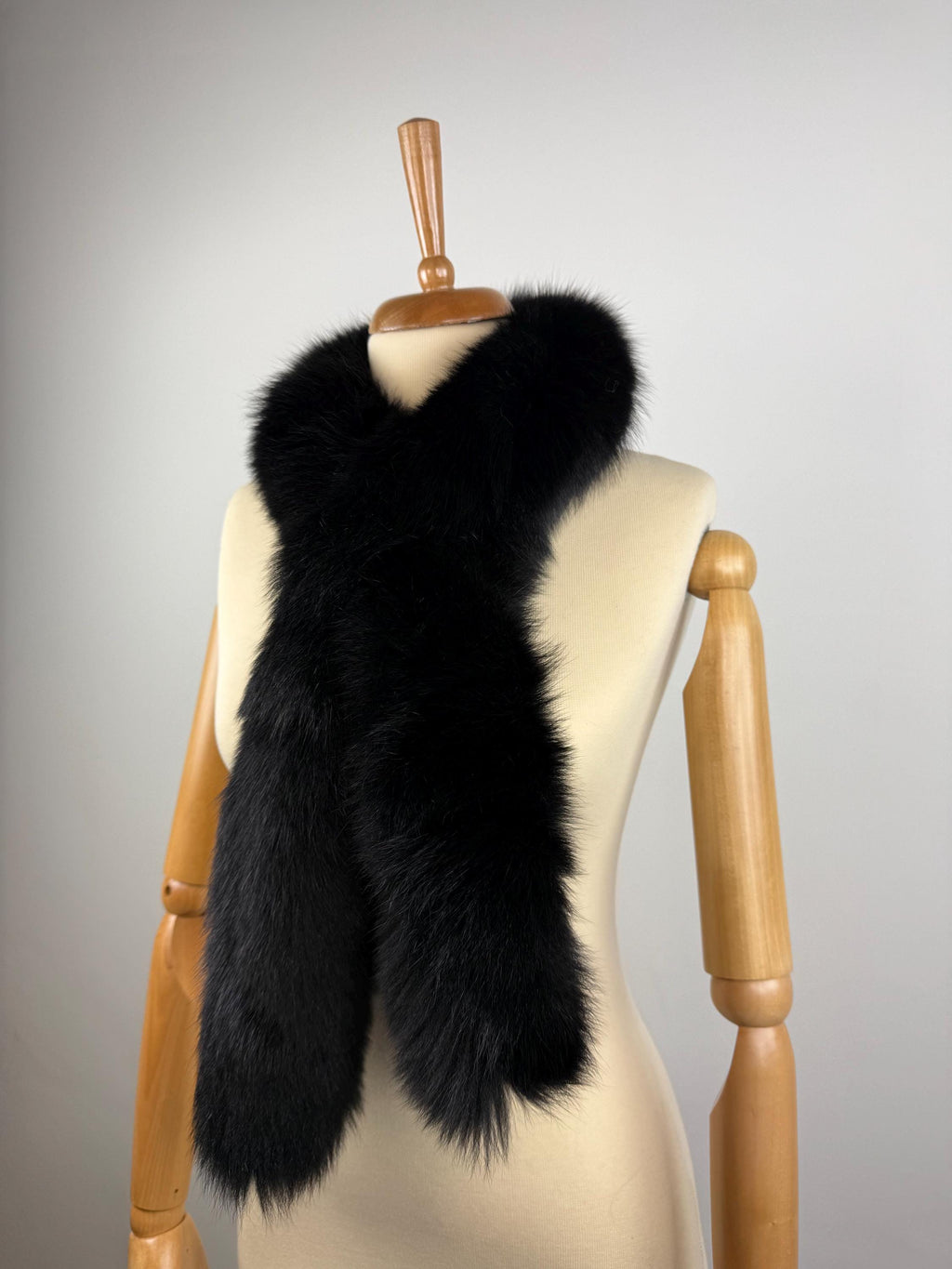 Stylish Black Fur Scarf: Genuine Fur Neck Wrap