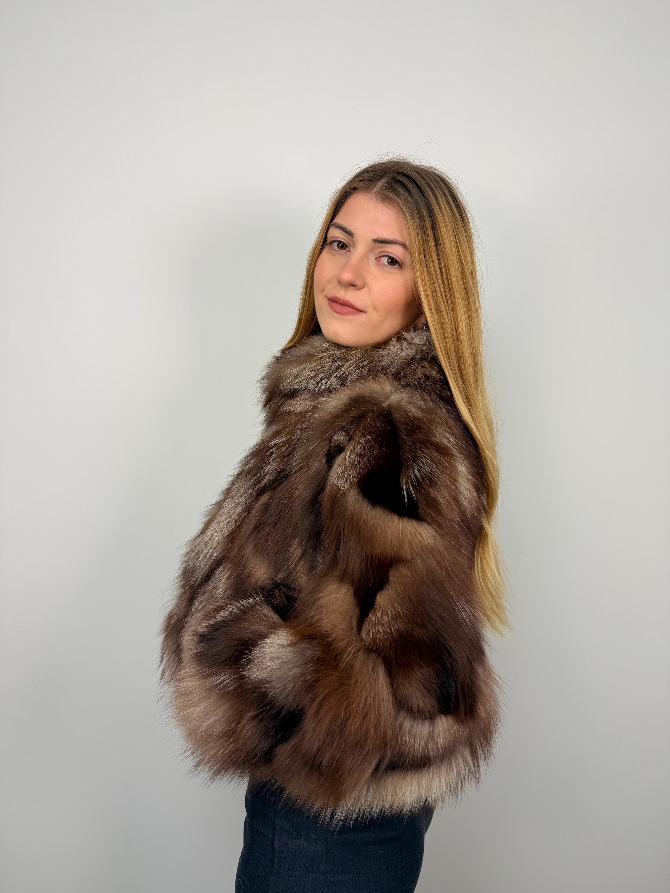 Elegant Crystal Fox Fur Cropped Jacket: Genuine Fur Winter Coat