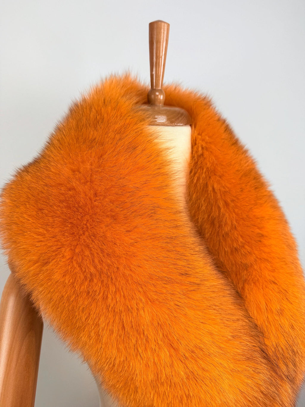 Luxury Fiery Orange Fox Fur Collar: Genuine Vibrant-Orange Fur Stole