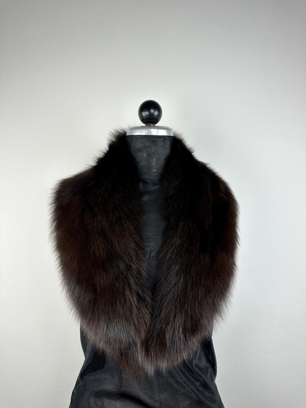 Stylish Dark Brown Fox Fur Collar: Luxury Fur Stole