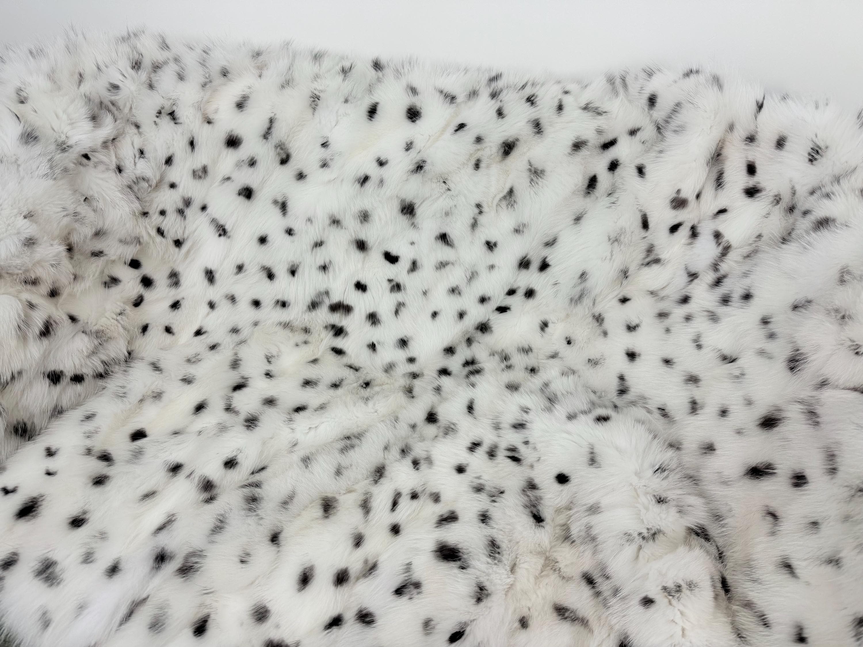 Luxury White Spotted Fox Fur Throw: Handmade Real Fur Blanket