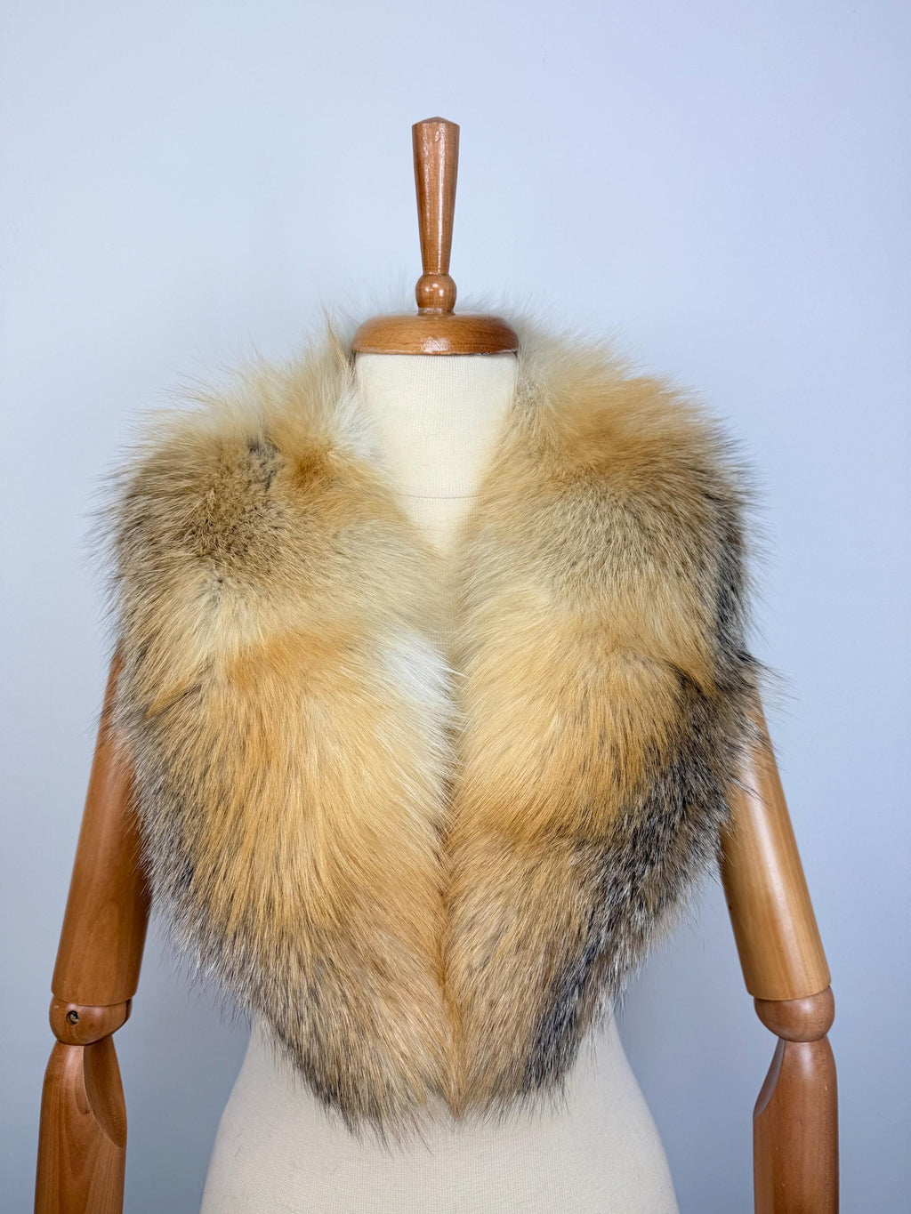 Golden Fox Fur Collar: Luxury Fur stole