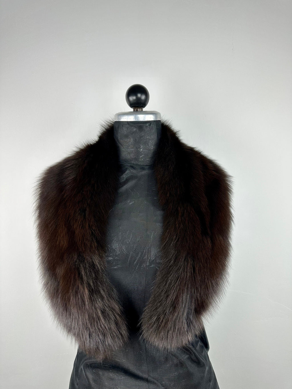 Stylish Dark Brown Fox Fur Collar: Luxury Fur Stole