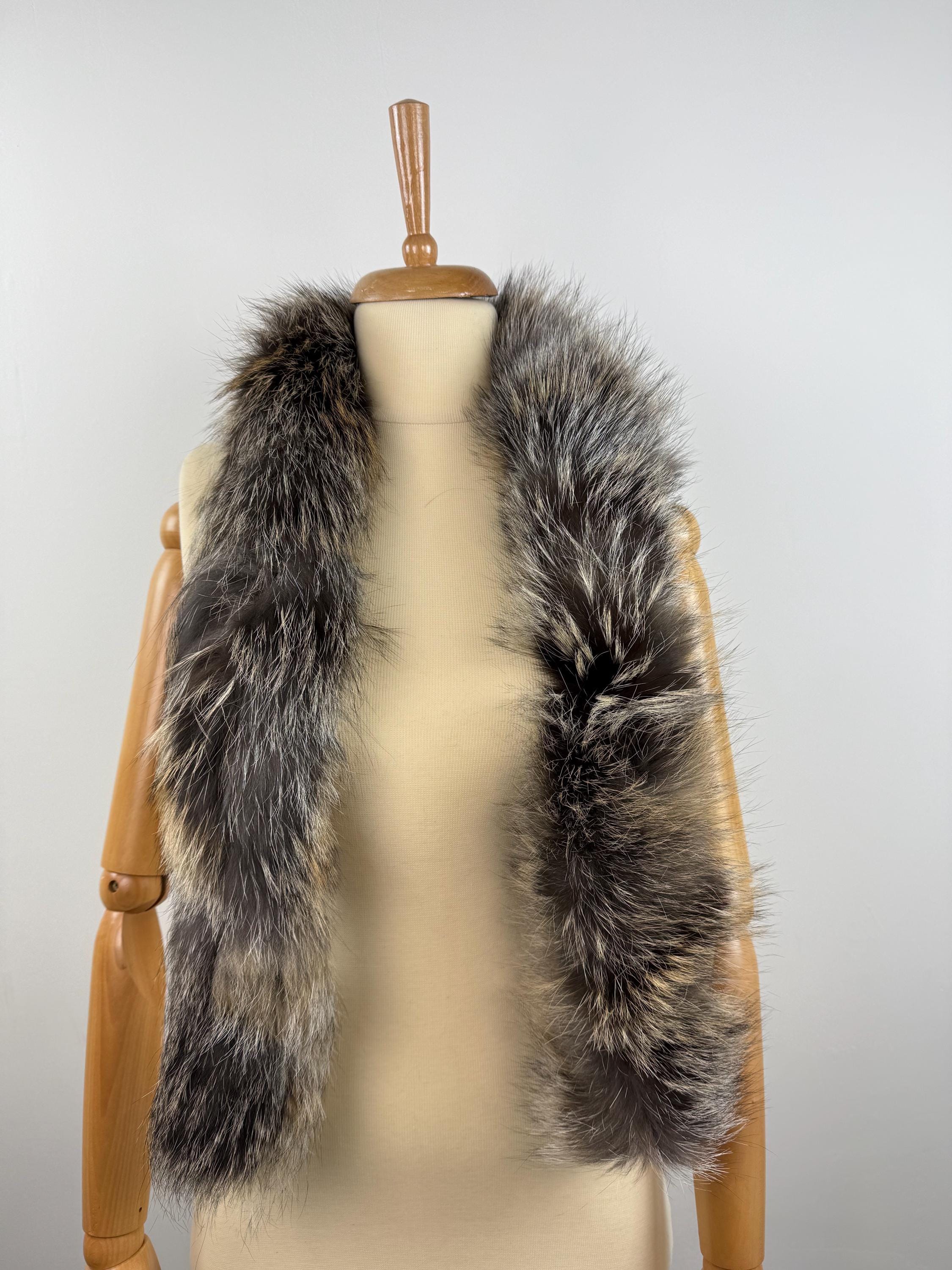 Cross Fox Fur Scarf: Luxury Winter Accessory
