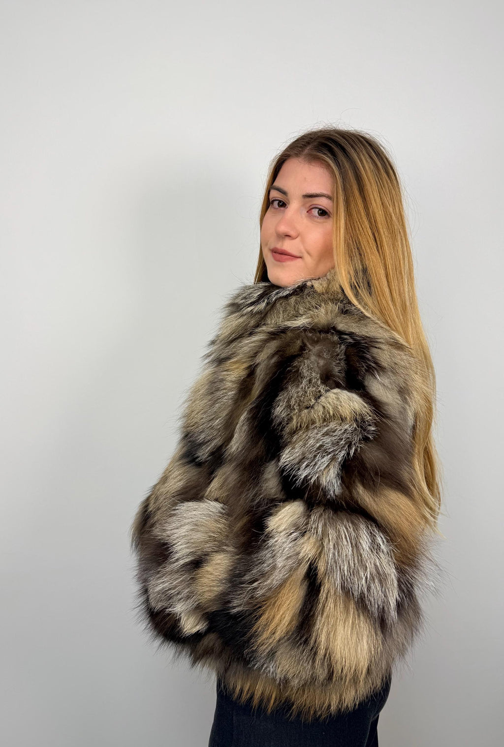 Genuine Cross Fox Fur Cropped Jacket: Luxury Fur Winter Coat