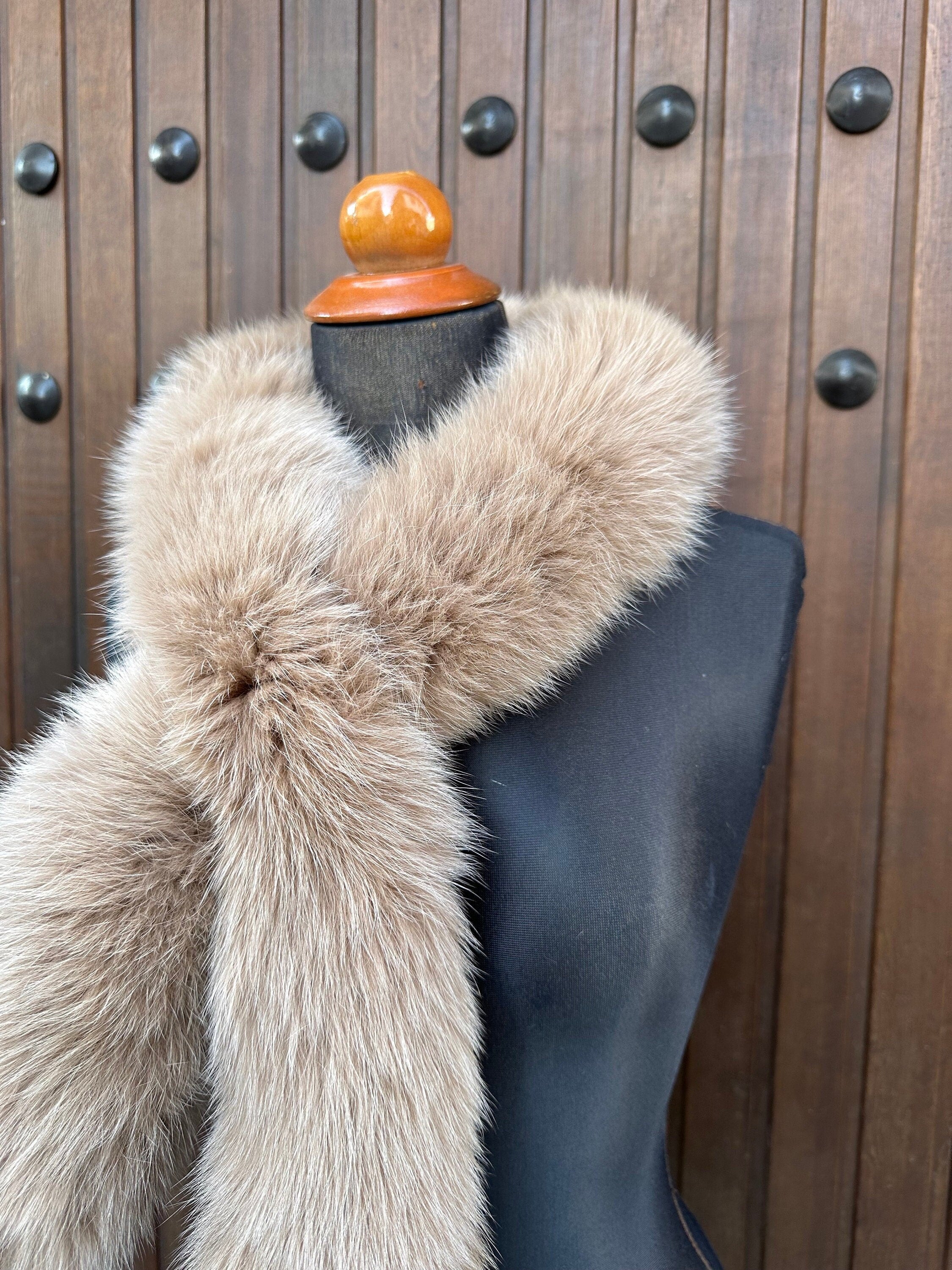 Luxury Beige Fox Fur Scarf: Warm Winter Fur Neck Wrap