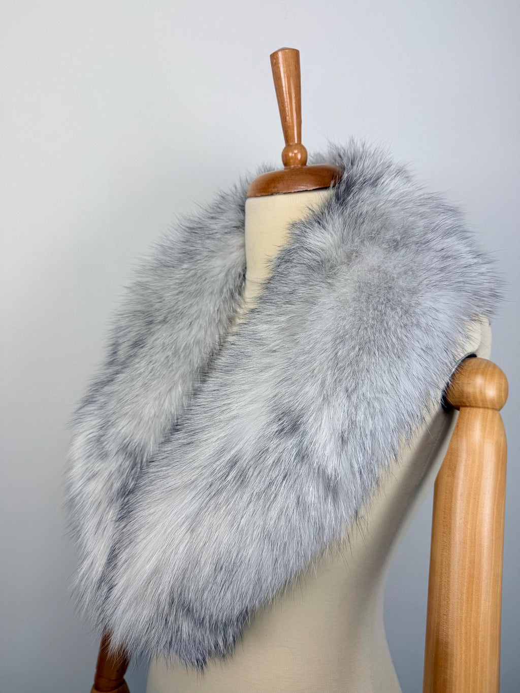 Luxury Platinum Fox Fur Collar – Real Fur, Handmade in Greece, Elegant Neck Accessory