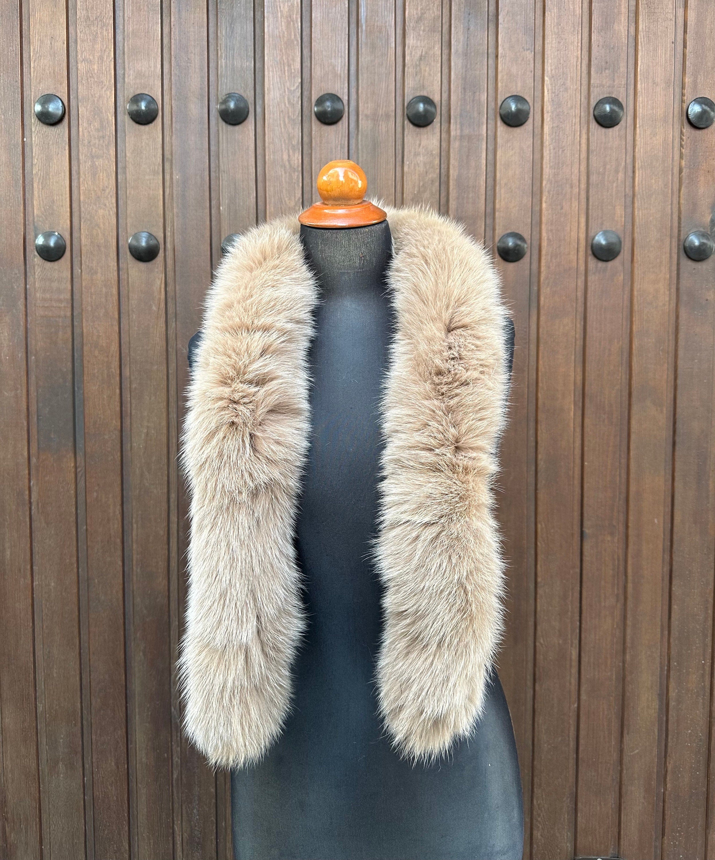 Luxury Beige Fox Fur Scarf: Warm Winter Fur Neck Wrap