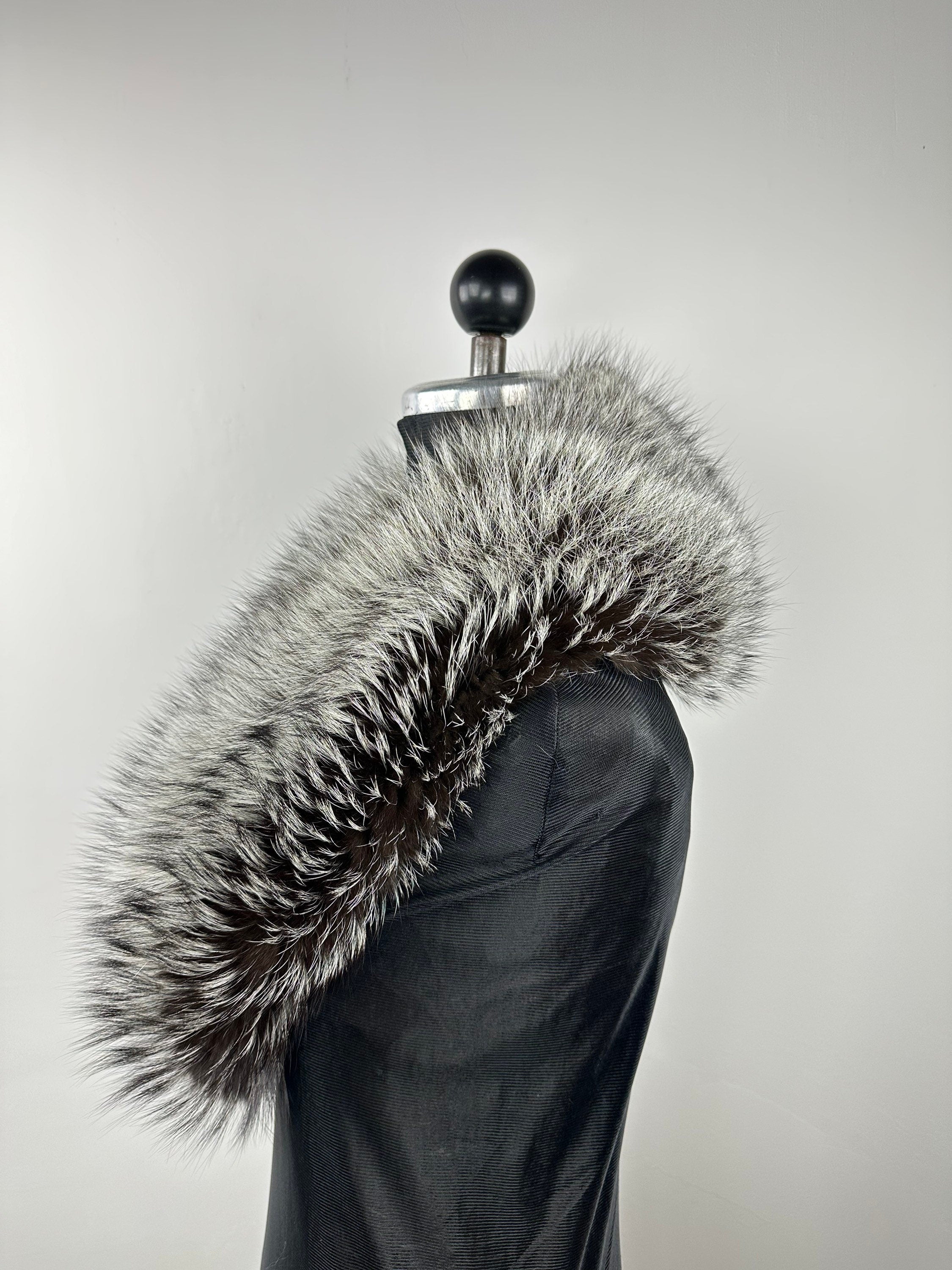 Elegant Silver Fox Fur Collar: Genuine Fluffy Fur Stole