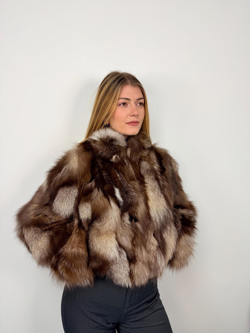 Elegant Crystal Fox Fur Cropped Jacket: Genuine Fur Winter Coat