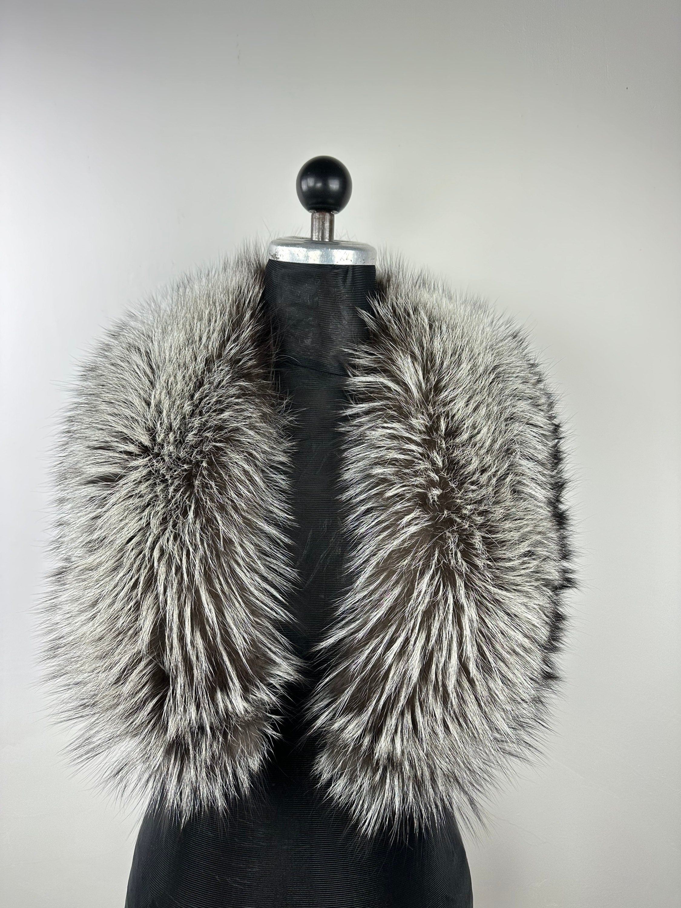 Elegant Silver Fox Fur Collar: Genuine Fluffy Fur Stole