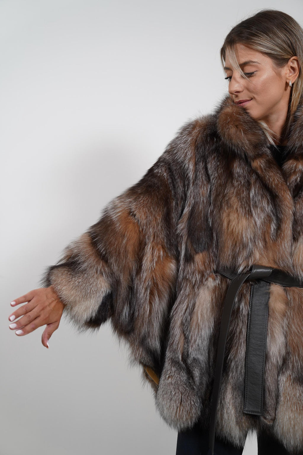 Luxury Crystal Fox Fur Cape: Real Fur Jacket Poncho with Belt