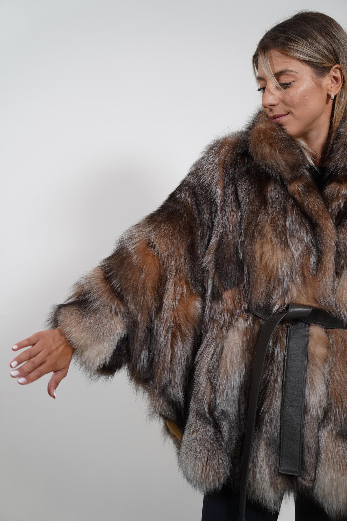 Luxury Crystal Fox Fur Cape: Real Fur Jacket Poncho with Belt