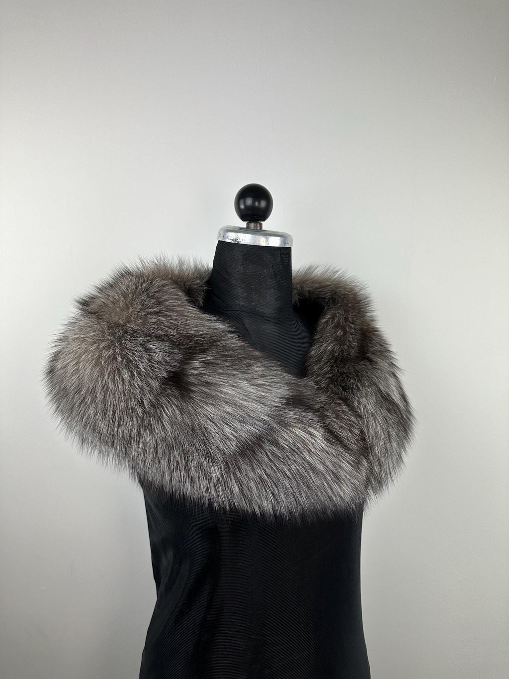 Genuine Frost Fox Fur Collar: Handmade Luxury Stole