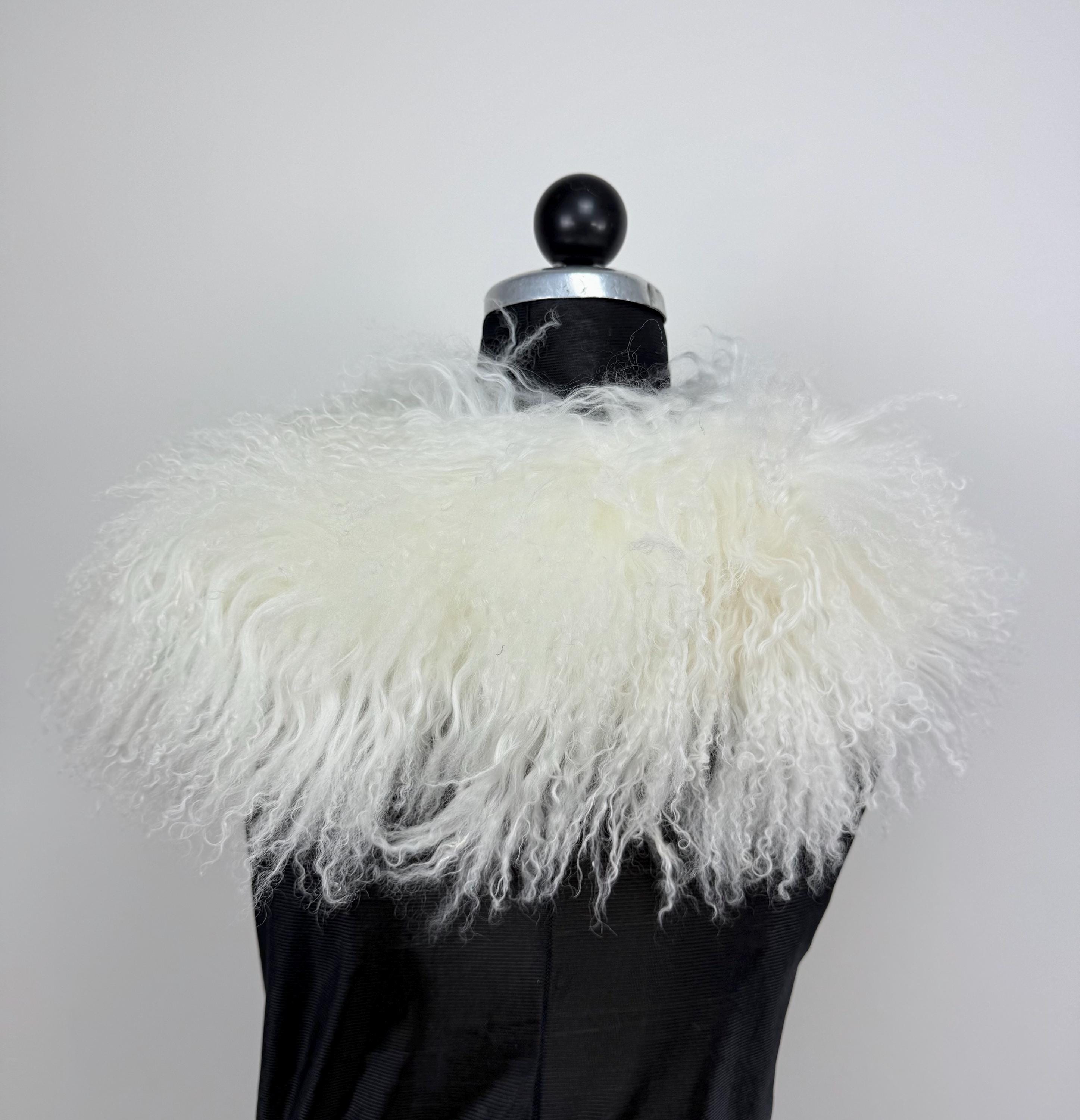 White Mongolian Sheepskin Fur Collar: Luxury Bridal Fur Stole