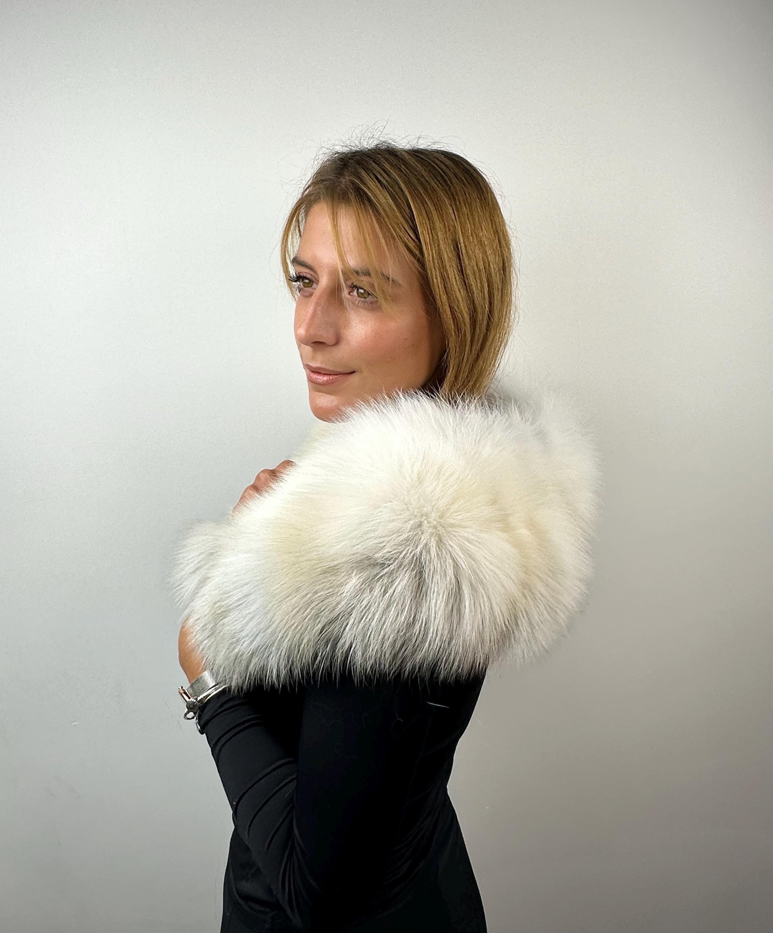 Handmade White Fox Fur Collar: Luxury Bridal Stole