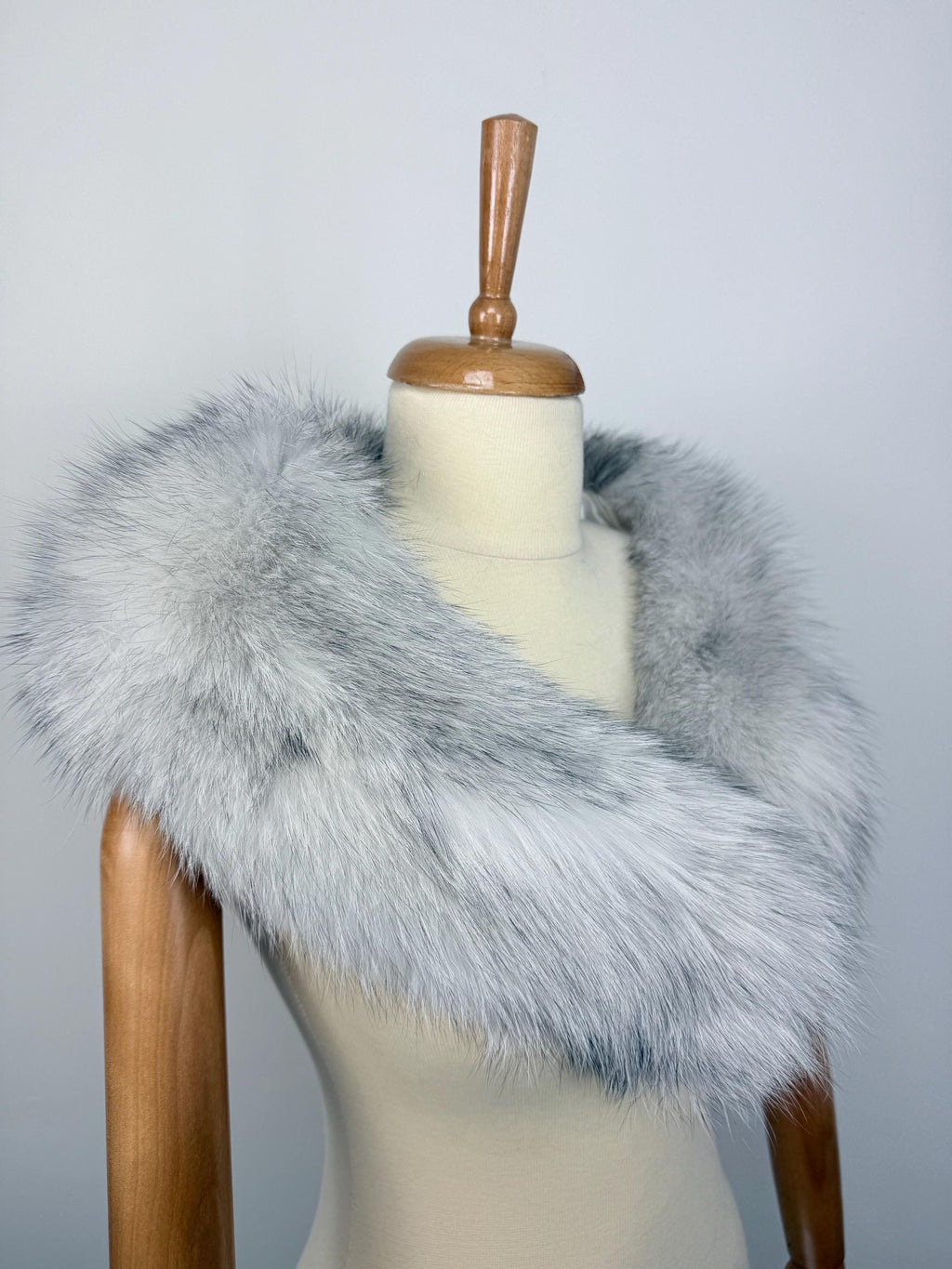 Luxury Platinum Fox Fur Collar – Real Fur, Handmade in Greece, Elegant Neck Accessory