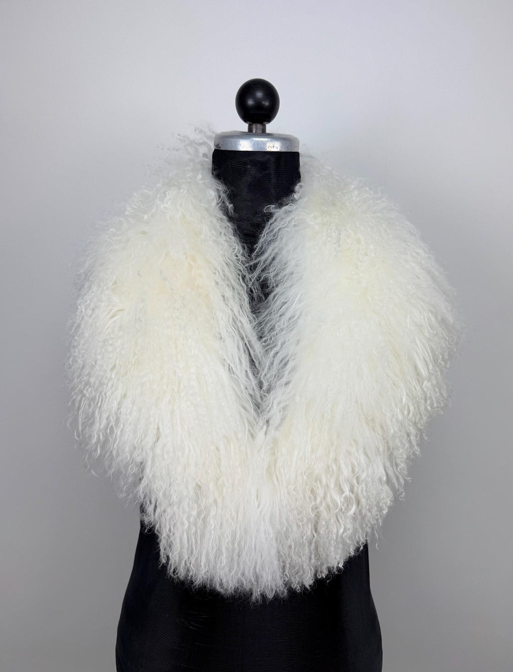 White Mongolian Sheepskin Fur Collar: Luxury Bridal Fur Stole