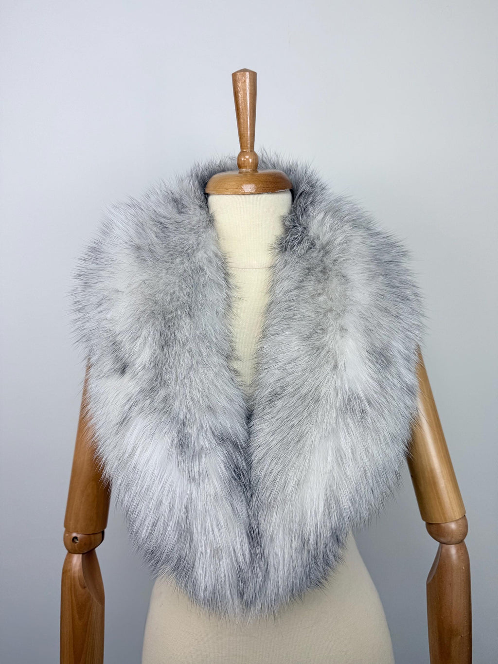 Luxury Platinum Fox Fur Collar – Real Fur, Handmade in Greece, Elegant Neck Accessory