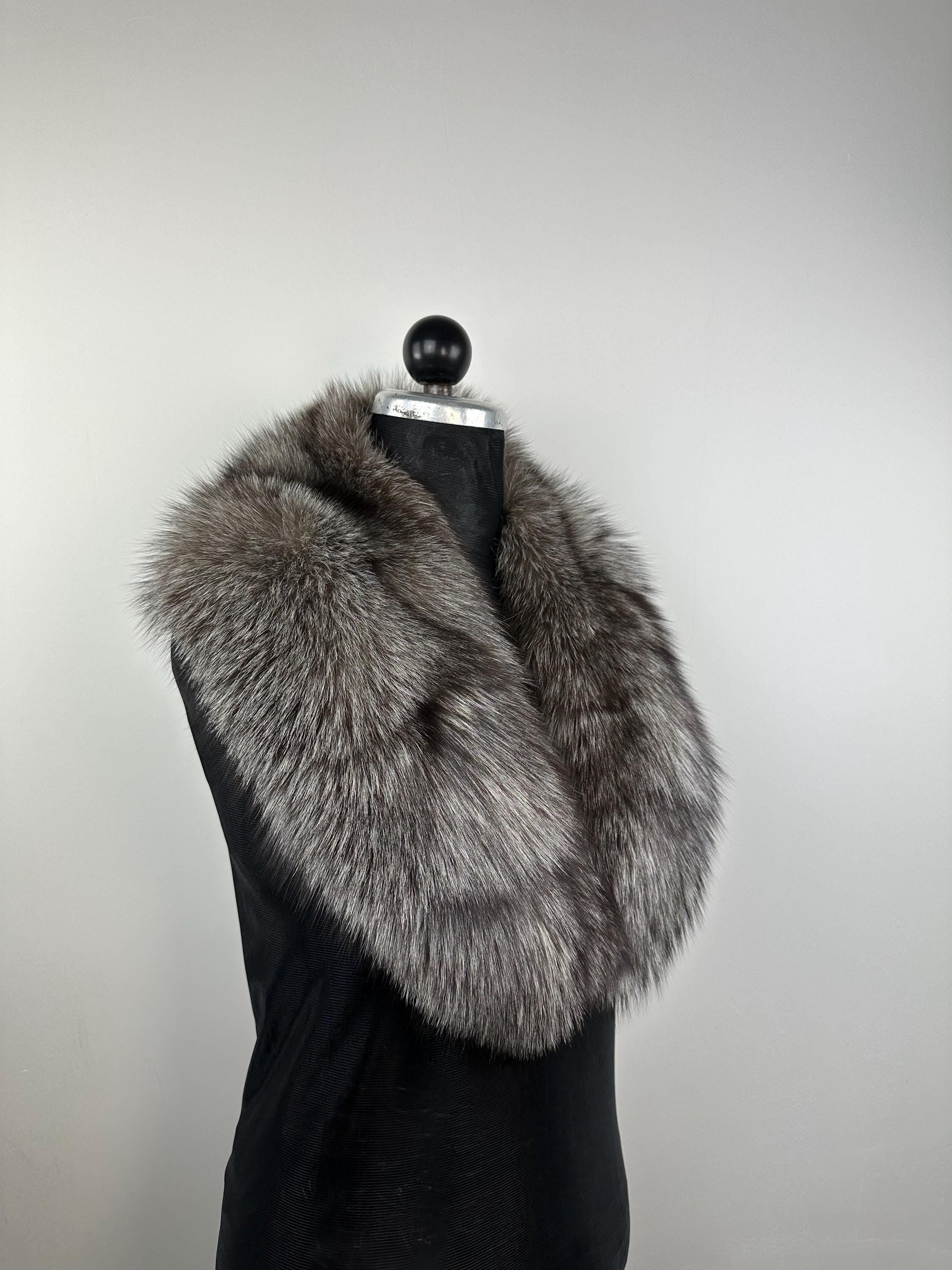 Genuine Frost Fox Fur Collar: Handmade Luxury Stole