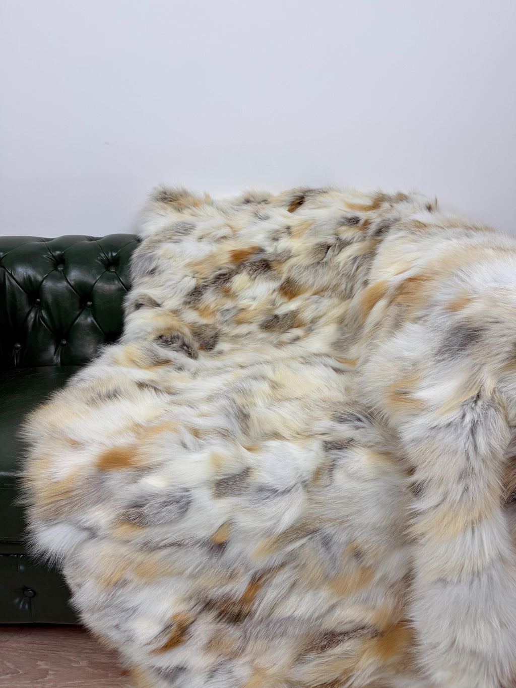 Luxury Fur Blanket: Real Fur Fox Golden Island Throw